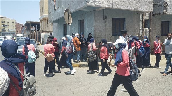 فرحة بين طلاب الثانوية