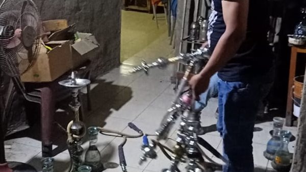 غلق مقهى بالهرم