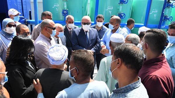 محافظ قنا خلال الافتتاح