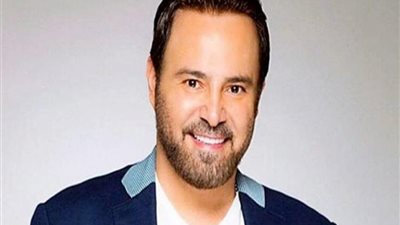 عاصي الحلاني يهدى جمهوره أغنية الدنيا لعبة أسامي في رأس السنة | خاص