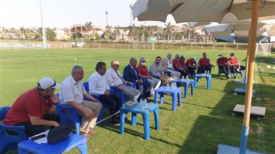 رئيس إنبي يجتمع مع حلمي طولان ولاعبي الفريق (صور)