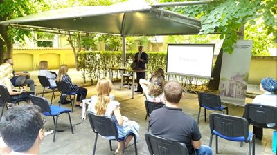 سفير مصر في بلغاريا يلقي محاضرة بمعهد دراسات البلقان ومركز علوم حضارة تراكيا