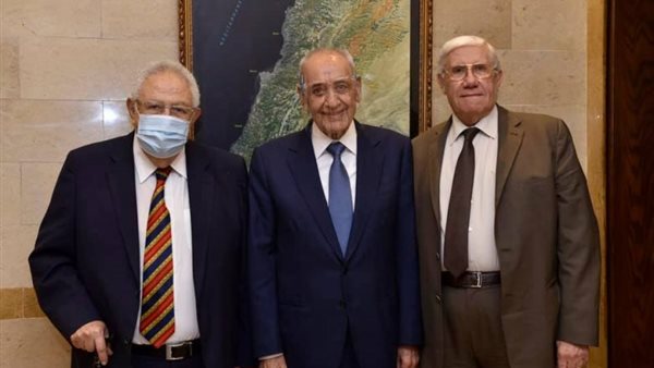 نبيه بري يستقبل نقيب