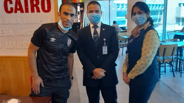 بعثة الأهلى بالمطار