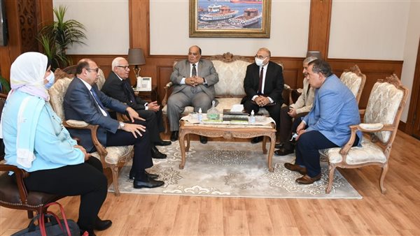 محافظ بورسعيد يستقبل