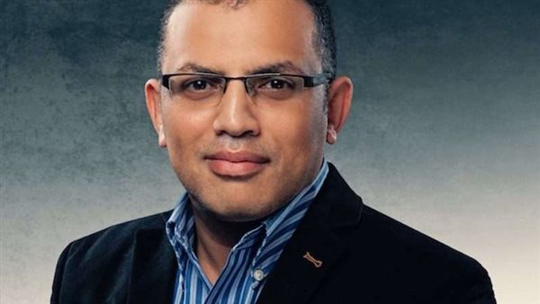 الكاتب مصطفى عبيد