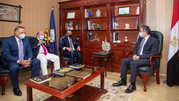 وزير السياحة يستقبل