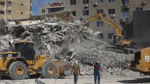 عملية إزالة الركام