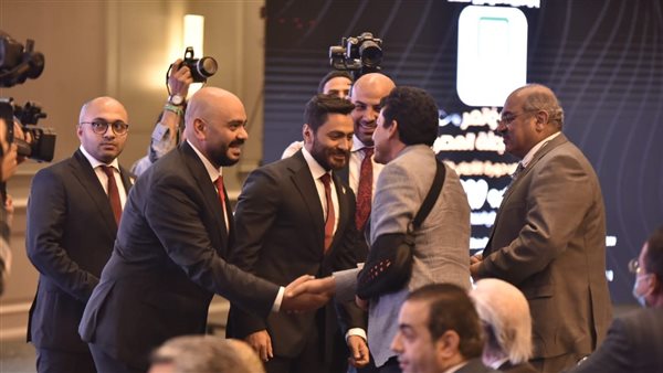 وزير الرياضة في مؤتمر