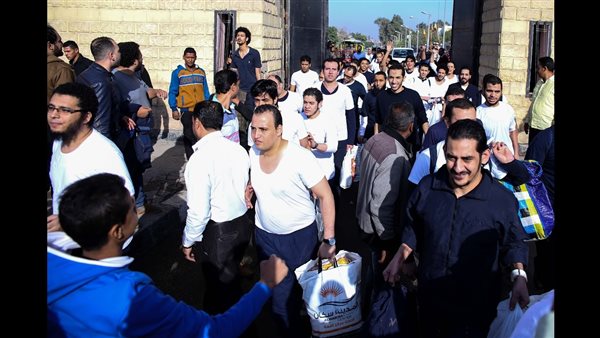 الإفراج عن عدد من