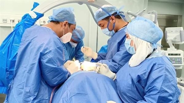 الفريق الطبي بمستشفي