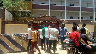 طلاب علمي رياضة بأسوان عن 