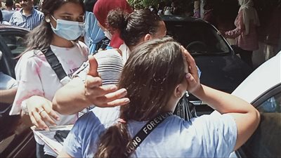 غضب وحزن بين طلاب الثانوية في الإسكندرية بسبب صعوبة الجبر والهندسة الفراغية 