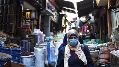 تُطبق من اليوم الجمعة.. تعرف على مواعيد فتح وغلق المحلات في الشتاء