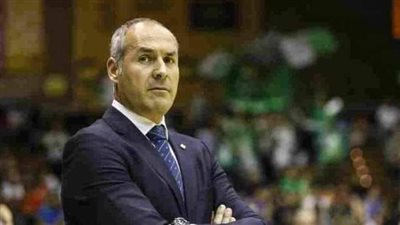 الإسباني سيجورا يدخل دائرة ترشيحات الأهلي لتدريب فريق السلة خلفًا لأوجستي