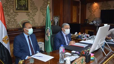 محافظ المنيا يتابع مع رئيس الوزراء استعدادات عيد الأضحى