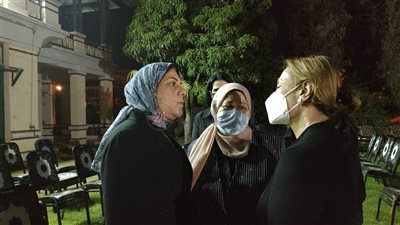 ابنة جيهان السادات تستقبل قيادات الإسماعيلية لتقديم واجب العزاء (صور)