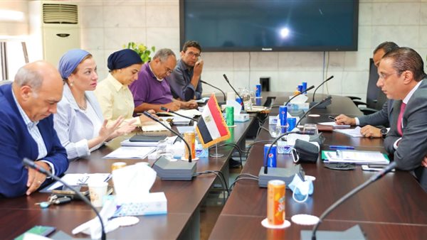 محافظ الفيوم ووزيرة