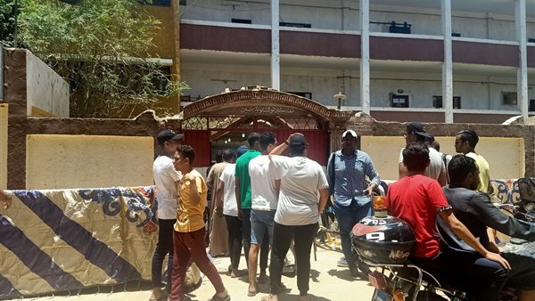 انتهاء الطلاب امتحان