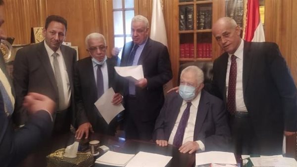 نقيب المحامين