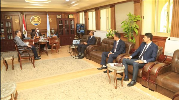 محافظ كفر الشيخ يكرم