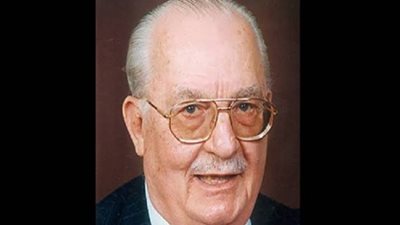 ثروت أباظة.. من المحاماة إلى الأدب 