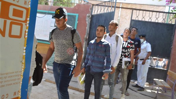 طلاب الثانوية بالأقصر