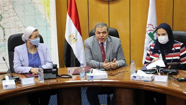 القوى العاملة مع