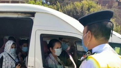 الداخلية تُحصل نصف مليون جنيه من غرامات عدم ارتداء الكمامة