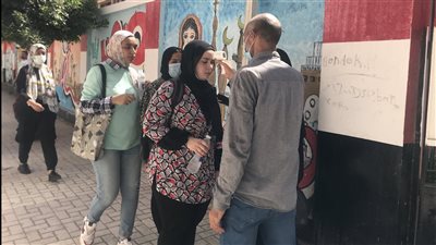 طلاب كفر الشيخ يؤدون امتحان الكيمياء (صور وفيديو)