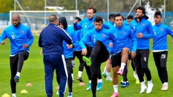  تدريبات جماعية لفريق