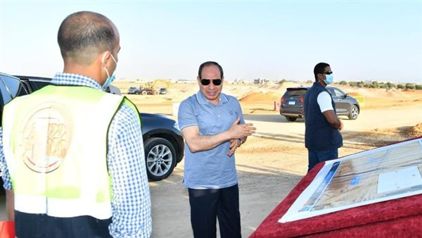 السيسي يتفقد مشروعات