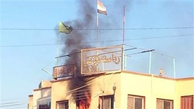 السيطرة على حريق بمكتب رئيس مدينة دكرنس (صور)