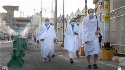 ضيوف الرحمن يتوافدون إلى مشعر منى لقضاء يوم التروية (صور)