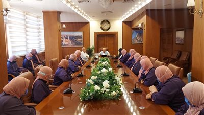 محافظ بورسعيد يستضيف عاملات النظافة بالديوان العام للتهنئة بالعيد