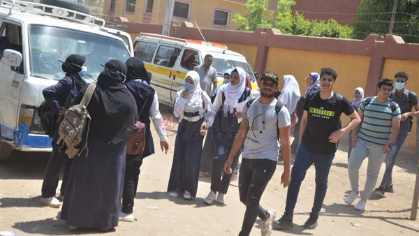 طلاب الثانوية بالأقصر