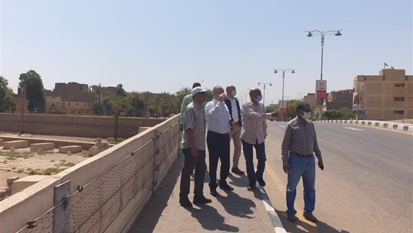 المحافظ خلال الجولة