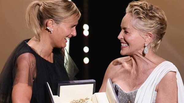  جوليا دوكورناو