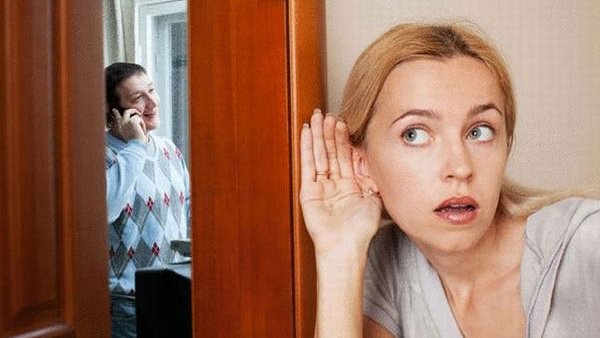 التجسس على الزوج..