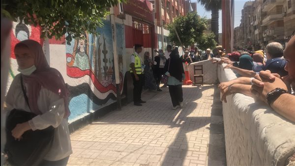 لجنة امتحانات بكفر