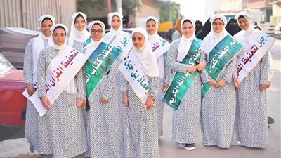 بالزغاريد والرايات الخضراء.. قرية بالغربية تحتفي بفتياتها من حفظة القرآن في زفة مهيبة