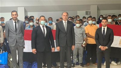 السفارة المصرية في طرابلس تنجح في إعادة 140 مصريًا عالقًا بينهم 17 طفلًا (صور)