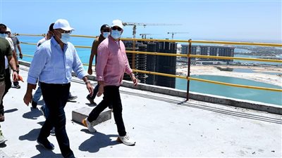 رئيس الوزراء يتفقد المنطقة الترفيهية بالعلمين الجديدة