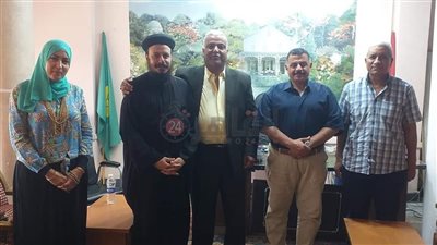 رئيس مدينة ديرمواس بالمنيا يستقبل وفدا من المطرانية للتهنئة بعيد الأضحى المبارك