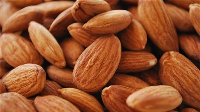  تقي من السكتات الدماغية.. تعرف على فوائد حبوب اللوز