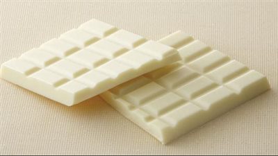  دراسة: تناول الشوكولاتة في الصباح يحرق الدهون ويحسن جودة النوم