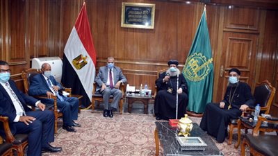 محافظ القليوبية يستقبل وفد الكنيسة الإنجيلية للتهنئة بعيد الأضحى المبارك 