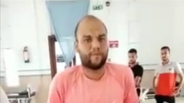 شريف الإنجليزي يبدأ