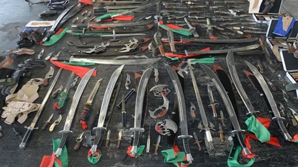 أسلحة بيضاء