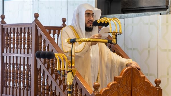 الدكتور بندر بن عبدالعزيز